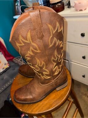Brown Embroidered Western Cowboy Boots women 7.5